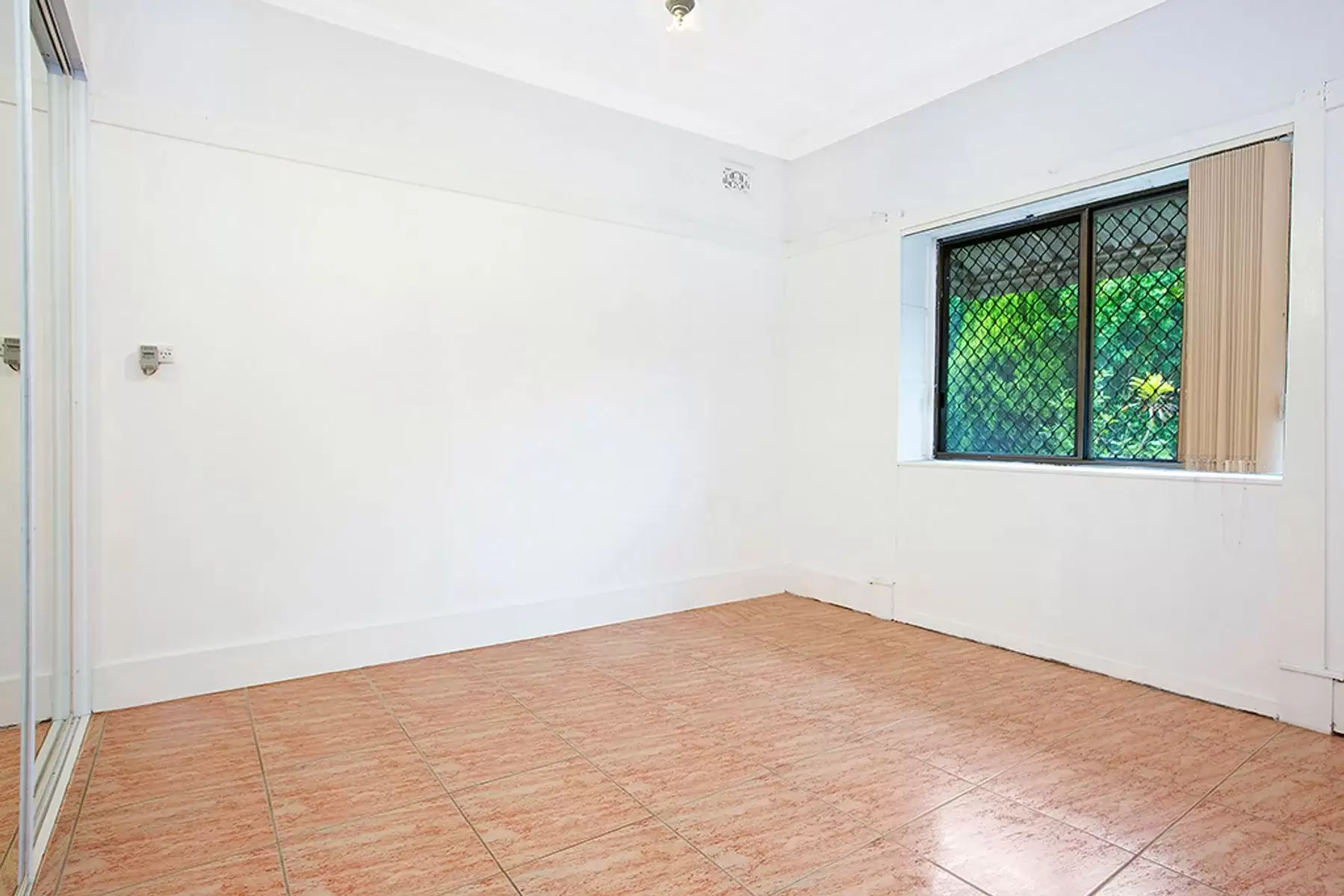 36 Northcote, Canterbury Leased by ArthurJames Real Estate (formerly Robert R. Andrews) - image 4