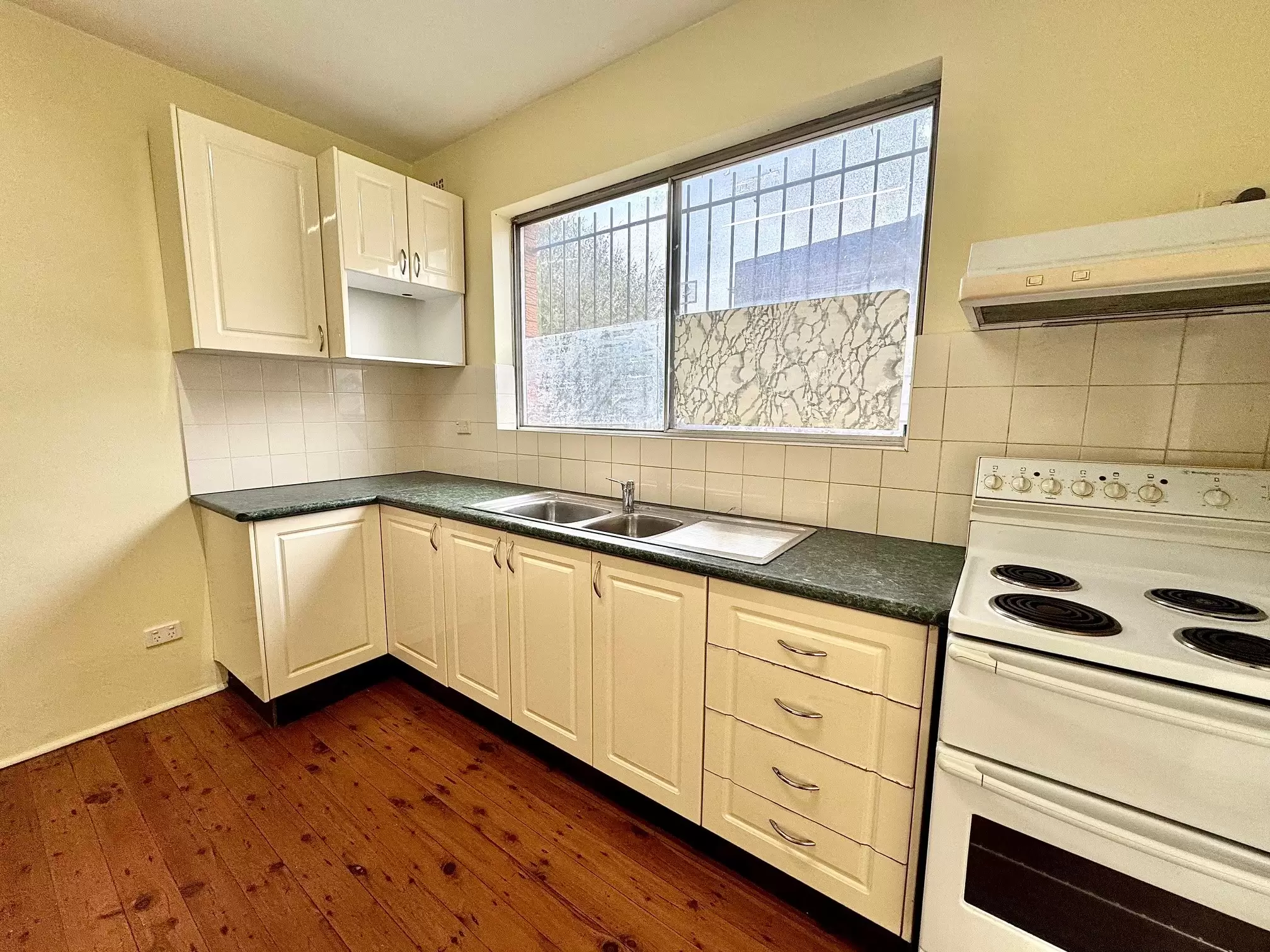 1/42 South Parade, Campsie Leased by ArthurJames Real Estate (formerly Robert R. Andrews) - image 3