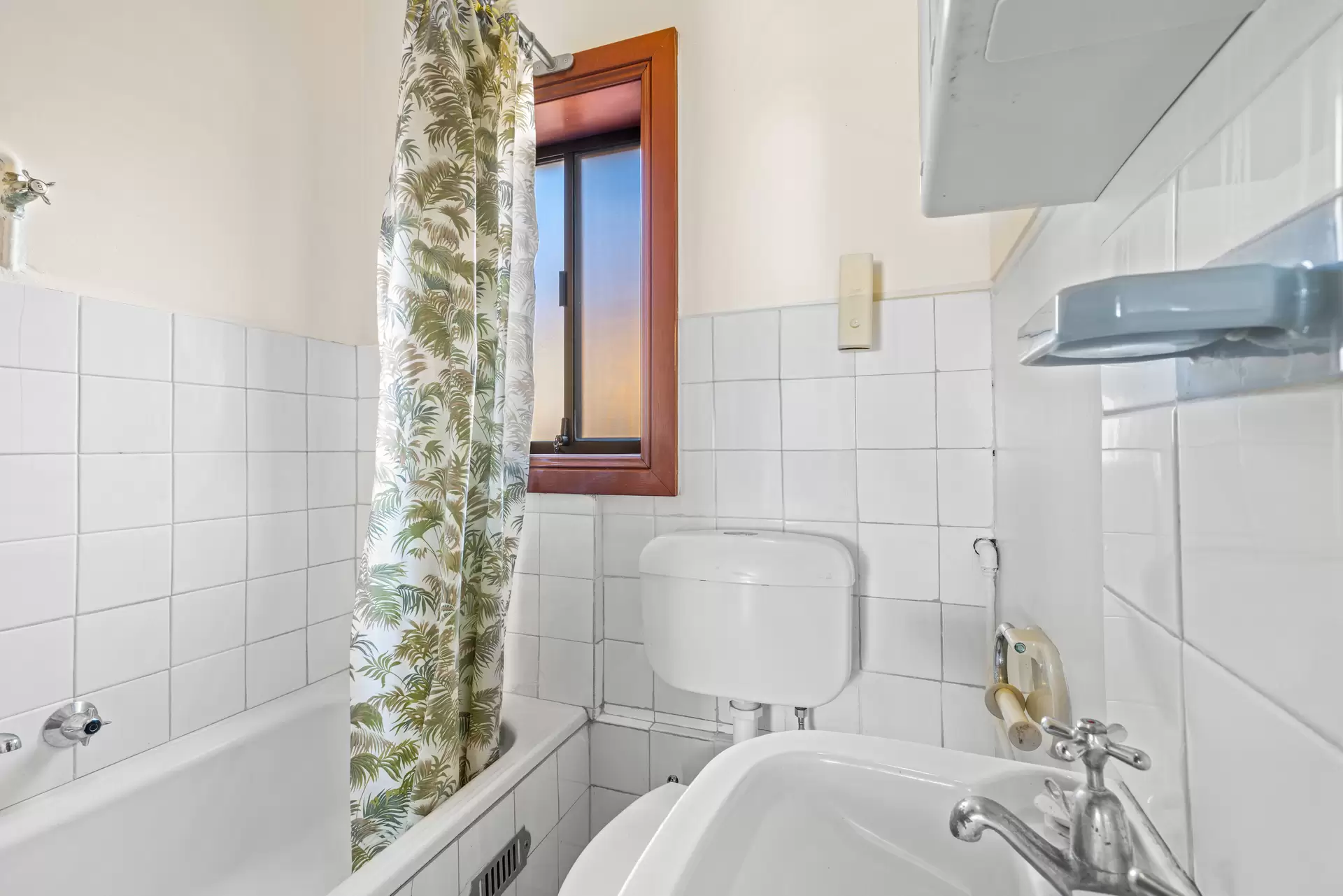 33 Third Avenue, Campsie Leased by ArthurJames Real Estate (formerly Robert R. Andrews) - image 1